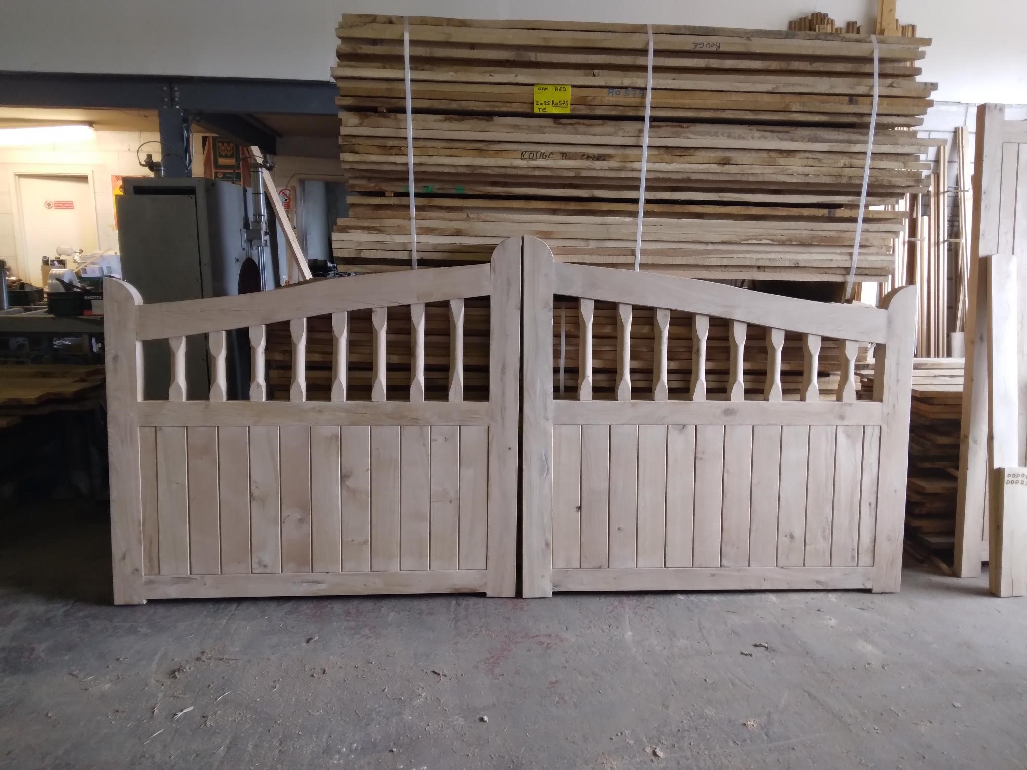 Driveway gates for wittswood